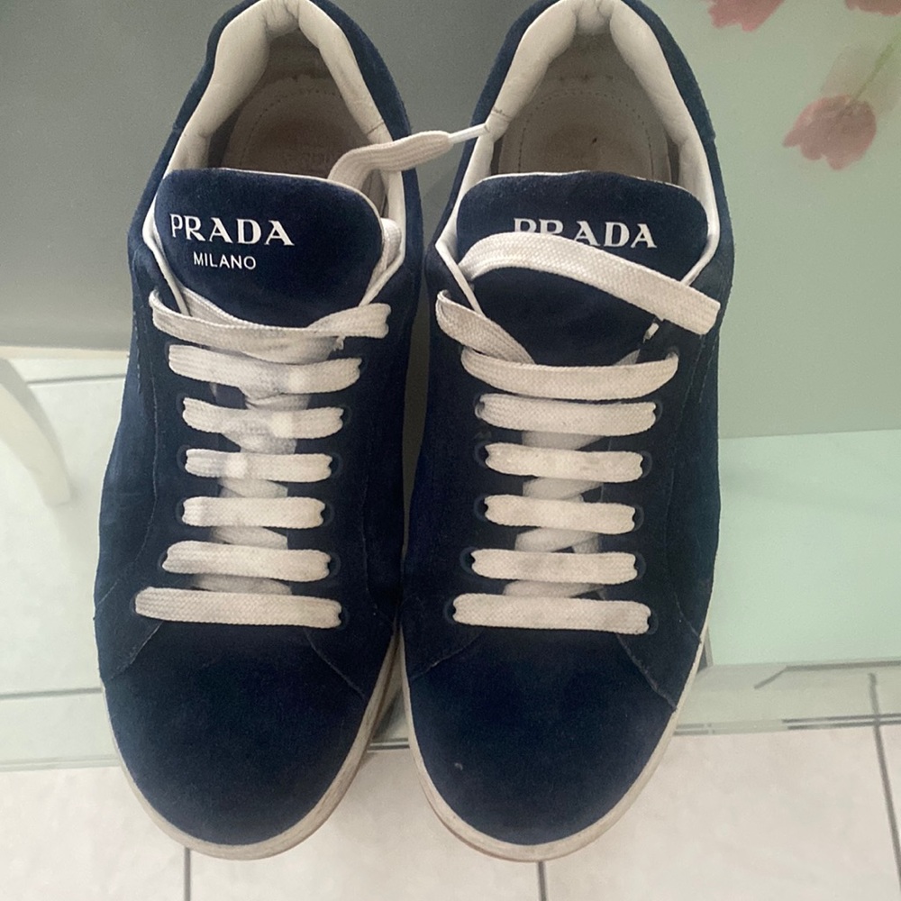 Prada shoes excellent condition size9